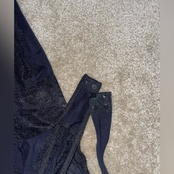 Guess Lace Bodysuit - Picture 3 of 4